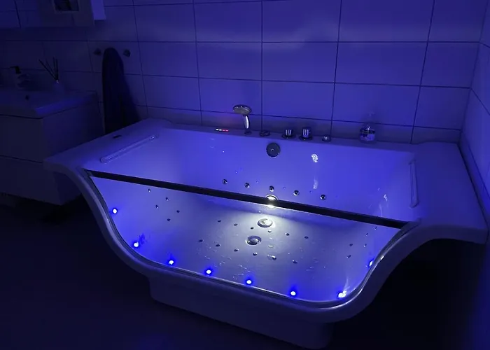 ***upscale***city Center*